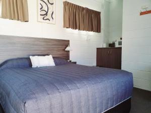 Motel Riverbend - Payment and Language Support