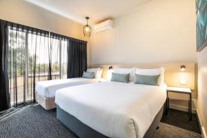 Nightcap at Excelsior Hotel - Pets and Policies