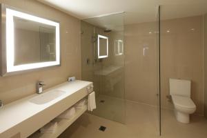 Novotel Sydney West HQ - Additional Fees and Policies