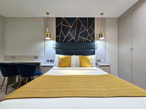NOX Hyde Park - Neighborhood Insights