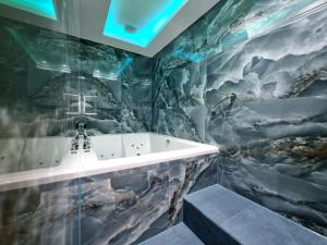 NOX Kensington Gardens - Check-in, Check-out, and Policies