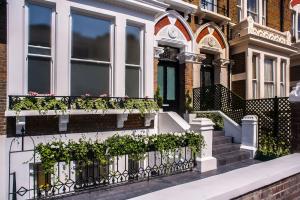 NOX Kensington - Booking and Reservations