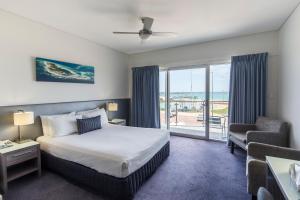 Ocean Centre Hotel - Payment and Fees