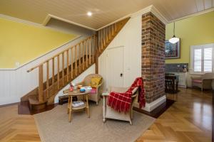 Old Bank Boutique Hotel - Nearby Attractions and Activities