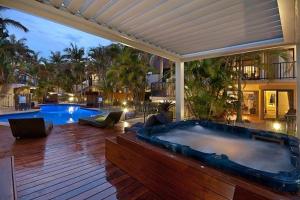 Outrigger Bay - Amenities and Facilities