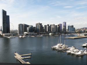 Pars Apartments - Collins Wharf Waterfront, Docklands - Deposit and Policies