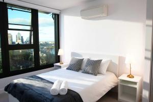 Pars Apartments - Melbourne Quarter- Unique View of City and Yarra - Proximity to Attractions