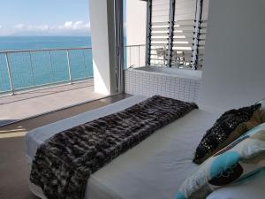 Penthouse on Bright Point - View and Location Highlights