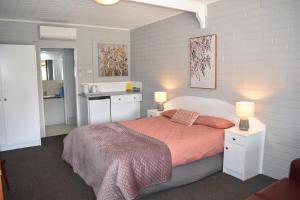 Peterborough Motel - Nearby Attractions