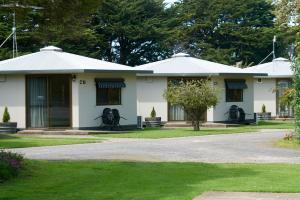 Pine Country Caravan Park - Booking Details