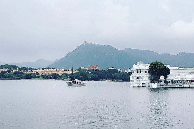 Private Sightseeing in Udaipur +Guide