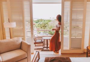 Pullman Reef Hotel Casino - Hotel Policies