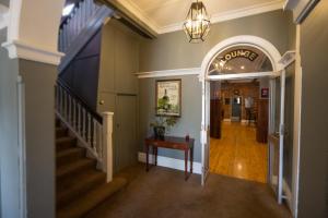 Royal Hotel Guyra - Booking Information
