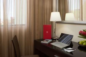 Rydges Norwest Sydney - Payment and Fees