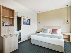 Saint Kilda Beach Hotel - Formerly Rydges St Kilda - Getting to the Hotel
