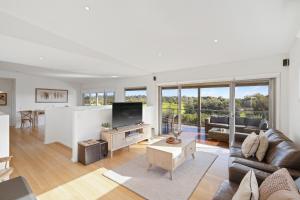 Saltwater Breeze Retreat - Nearby Amenities