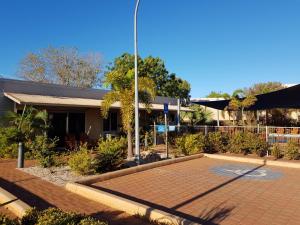Samson Beach Chalets - Location and Accessibility