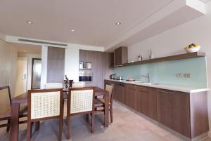 Sea Temple Palm Cove 2 Bedroom Luxury Apartment - Booking and Policies