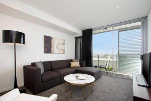 Silkari Suites at Chatswood - Transportation and Accessibility