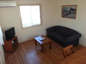 Sonbern Lodge Motel - Policies and Booking Details