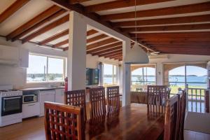 South Coast Retreat - Booking and Policies
