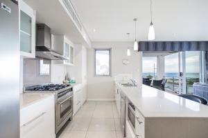Spinnakers by Rockingham Apartments - Family-Friendly Accommodations