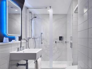 Strand Palace - Rooms and Suites