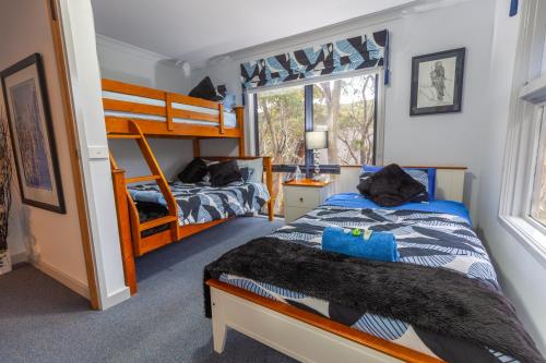 Tanjil Creek Lodge - Check-in and Check-out