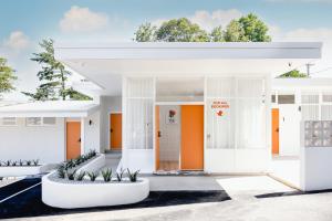 THE BERRY VIEW - Check-in and Check-out