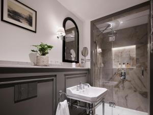 The Chelsea Townhouse by Iconic Luxury Hotels - Booking Information