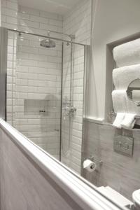 The Clerk & Well Pub and Rooms - Policies, Rates, and Booking Details