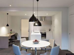 The Como Melbourne - Dining and Breakfast Options
