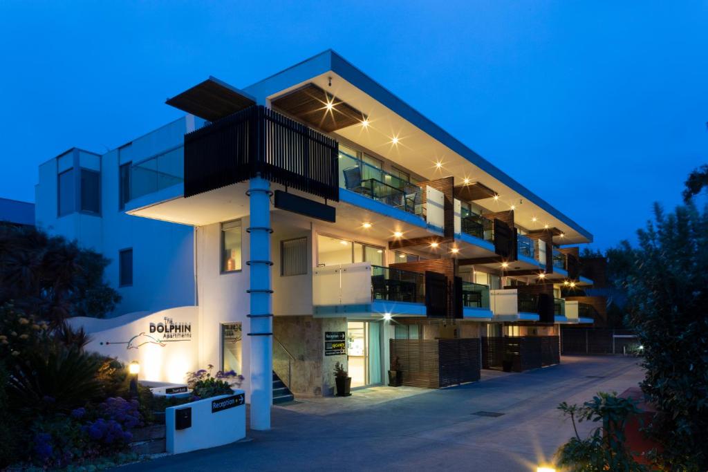 The Dolphin Apartments Review