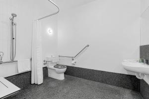 The Electric Hotel - Location and Nearby Attractions