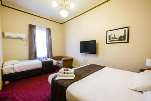The Glenferrie Hotel Hawthorn - Accessibility and Location