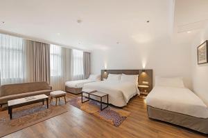The Grace Hotel - Payment and Charges