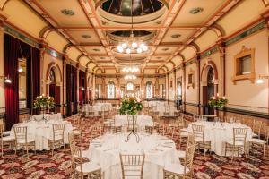 The Hotel Windsor - How to Book