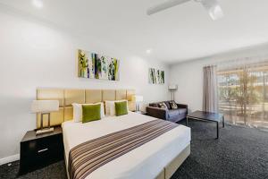 The Kimberley Grande Resort - Exploring the Kimberleys Landscape