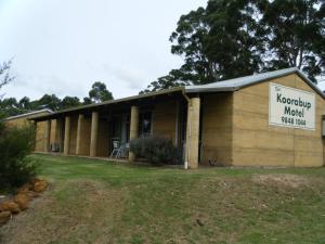 The Koorabup Motel - Booking and Check-in