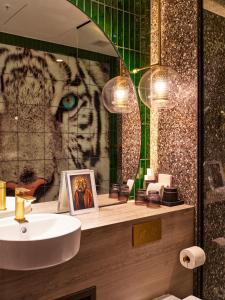 The Motley Hotel - Room Types and Booking