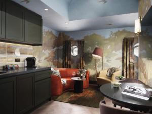 The Other House South Kensington - Common Questions