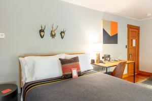 The Outlook Lodge - Policies and Check-in