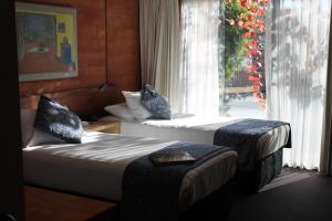 The Pemberton Hotel - Pemberton at a Glance