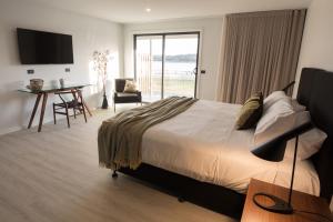 The Seabird - Scenery and Views