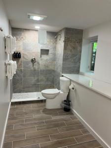 The Wells Cashiers - Accessibility and Getting Around