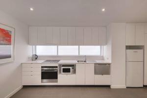 Travelodge Hotel Melbourne Docklands Review - Booking and Policies
