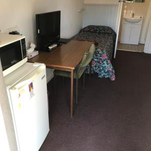 Travelway Motel - Location and Directions