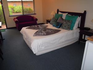 Tree Top Walk Motel - Questions About Your Stay