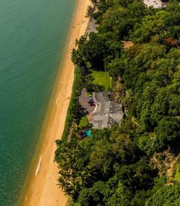 Trinity Beach Palace Luxury Estate by Belle Escapes - Services and Extras