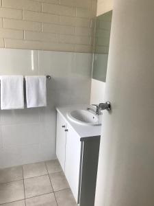 Victor Harbor City Inn - Check-in and Policies